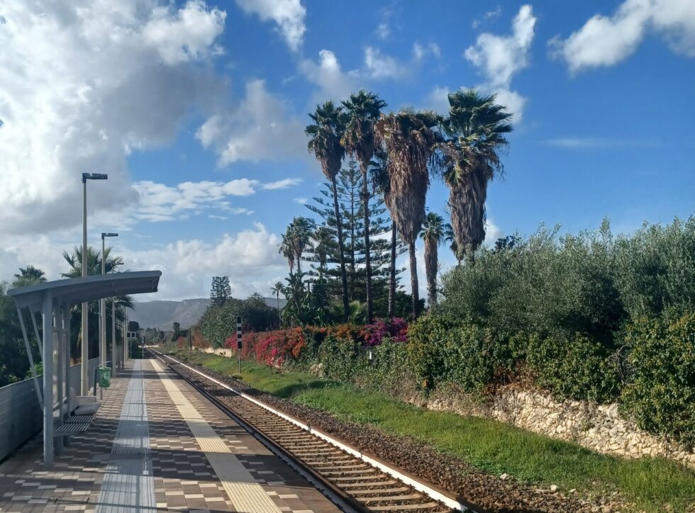 sicily travel by train